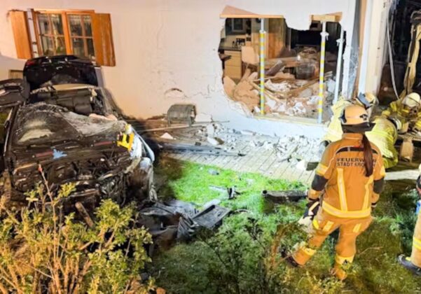 Unfall bei Kronach: BMW rast gegen Hauswand – Fahrer verstirbt