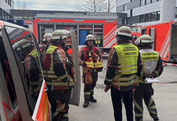 Gefahrstoffreaktion in Norderstedt: Großeinsatz im Labor