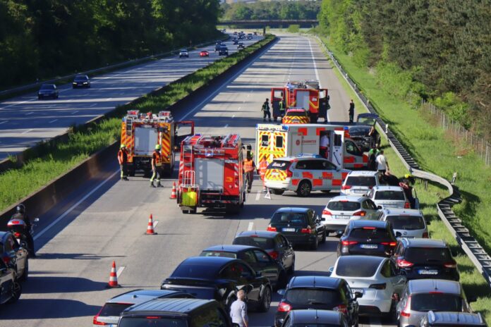 Unfall auf der A 67: Vollsperrung nach Alleinunfall bei Viernheim