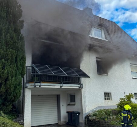 Brand im Ortsteil Wenden: Gasbetriebener Heizpilz löst Großeinsatz aus