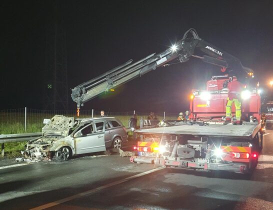 Pkw-Brand auf der B 469: Opel geht nach Urlaubsreise in Flammen auf