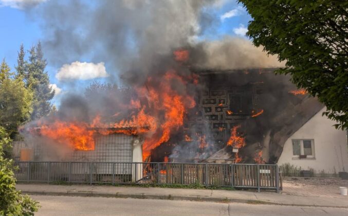 Geb&auml;udebrand in Kaufbeuren: Wohnhaus nach Garagenfeuer schwer besch&auml;digt