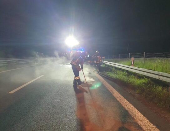 Pkw-Brand auf der B 469: Opel geht nach Urlaubsreise in Flammen auf