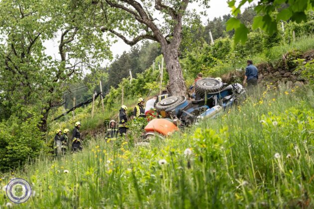 Einsatz in Schenna: Traktorabsturz fordert Rettungshubschrauber