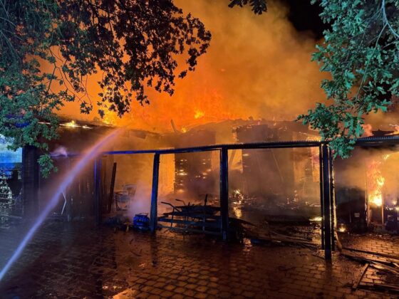 Brand in Speyer: Gaststätte Paradies am See vollständig zerstört