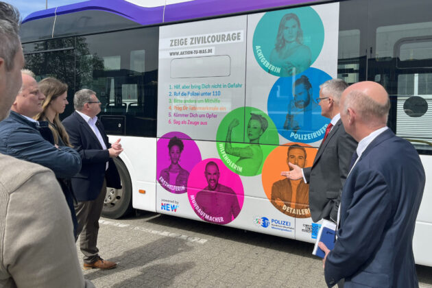 Zivilcourage in Mönchengladbach: Polizei und NEW starten Bus-Kampagne