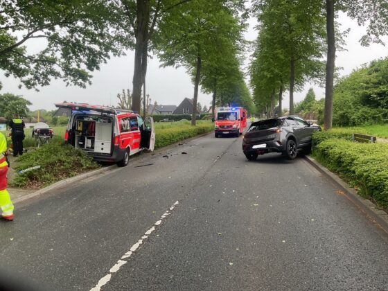 Unfall in Dortmund-Kirchlinde: Notarztwagen prallt gegen Baum