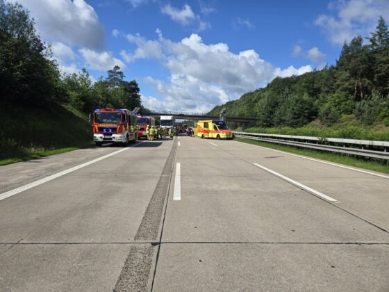 Unfall auf der Autobahn 1 bei Wildeshausen: Ein Toter und Schwerstverletzte