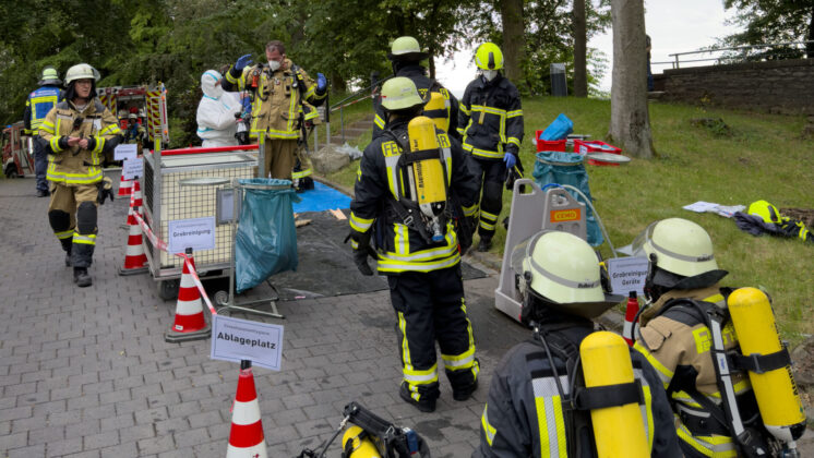Brand am Petersberg: Zwei Pkw brennen in Hotel-Tiefgarage aus