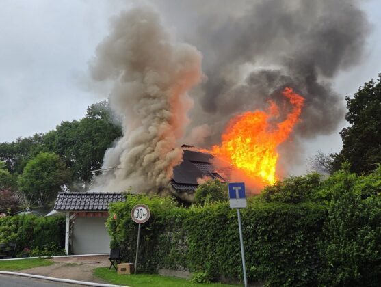 Gebäudebrand in Söhlingen: Einfamilienhaus brennt komplett nieder