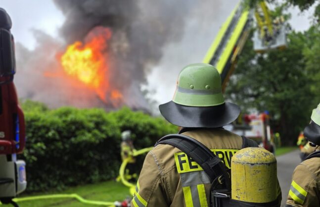 Gebäudebrand in Söhlingen: Einfamilienhaus brennt komplett nieder