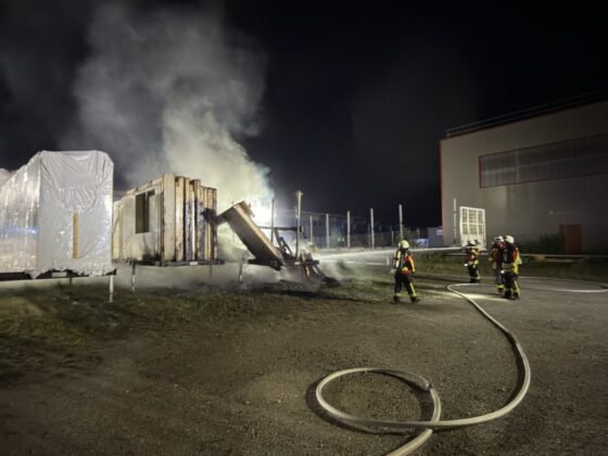 Feuerwehr in Stockach: Vollbrand im Industriegebiet Hardt