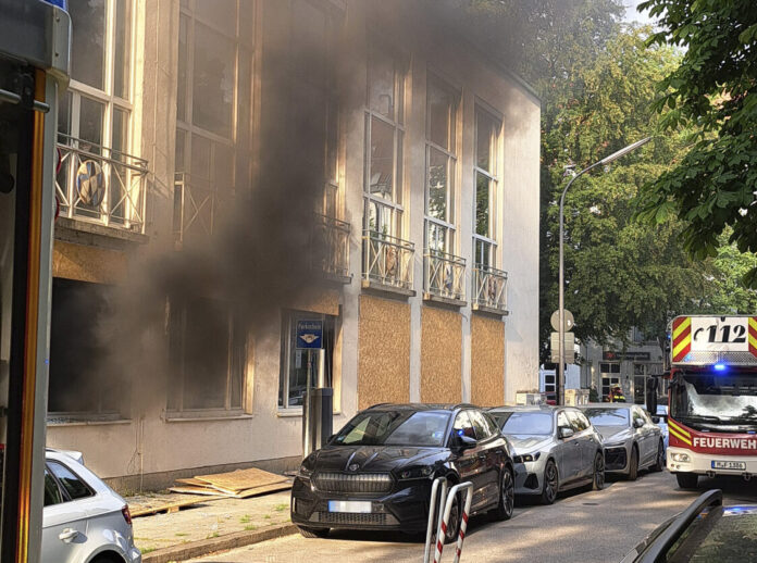 Feuerwehr in München: Brand in stillgelegter Turnhalle gelöscht