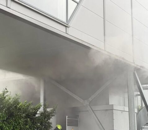 Brand in einer Trafostation in Bad Vilbel: Sonderlöschmittel angefordert