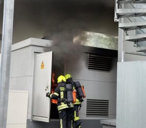 Unfall in Hünxe am Mittwochnachmittag: eCall-System schlägt Alarm