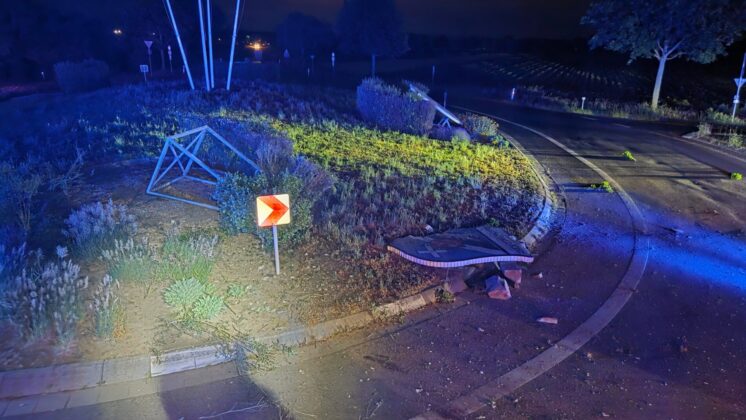 Unfall auf der K23 am Wappenkreisel: Pkw-Insassen im Krankenhaus