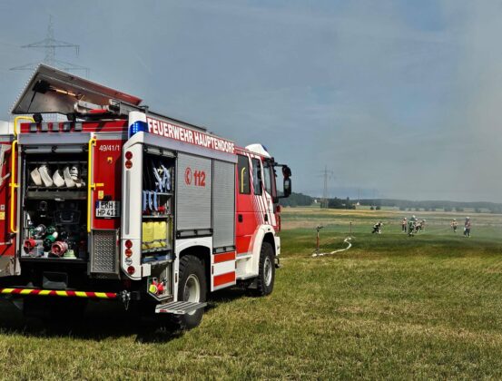 Brand von Stroh- und Heulager in Weisendorf: 150 Kräfte im Einsatz