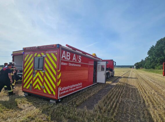 Brand von Stroh- und Heulager in Weisendorf: 150 Kräfte im Einsatz