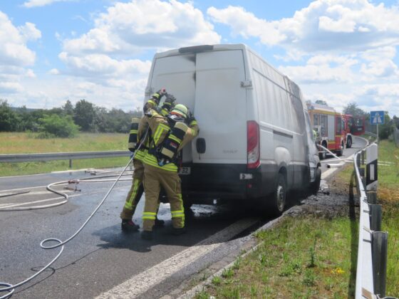Transporterbrand an der Anschlussstelle Alzenau-Mitte: BAB 45 dicht