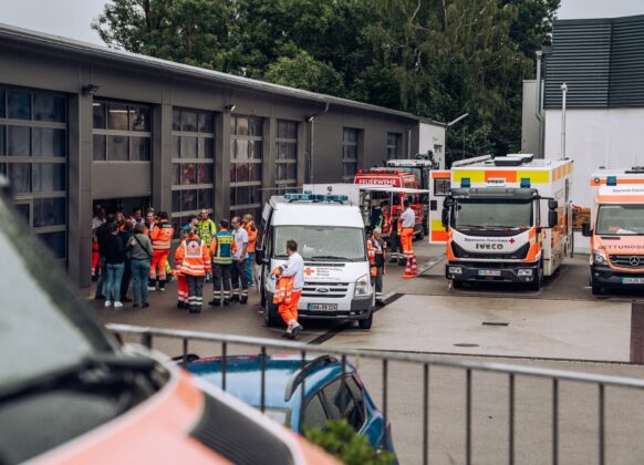 Busunfall bei Ampermoching: Kollision fordert ein Todesopfer
