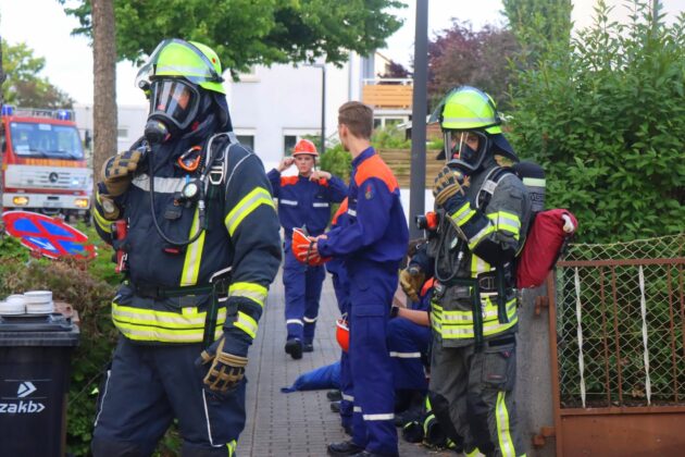 Feuerwehr Viernheim: Realitätsnahe Großübung in Abrissgebäude