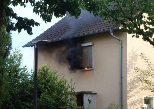 Feuerwehr Viernheim: Realitätsnahe Großübung in Abrissgebäude