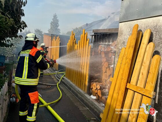 Verheerender Garagenbrand führt zu massiver Brandausbreitung im Eckentaler Ortsteil Forth