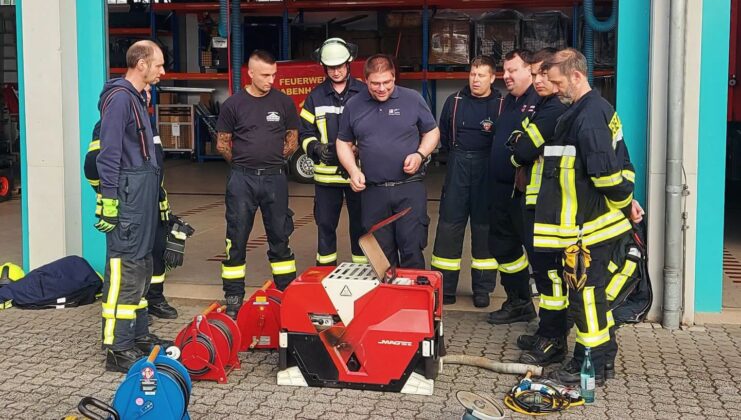 23 Einsatzkräfte meistern erfolgreich den intensiven Maschinistenlehrgang in Babenhausen