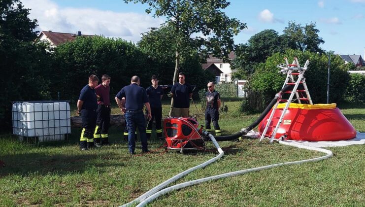 23 Einsatzkräfte meistern erfolgreich den intensiven Maschinistenlehrgang in Babenhausen