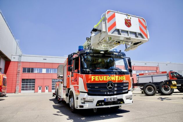 Freiwillige Feuerwehr Goldbach: Neue Drehleiter in Ulm abgeholt