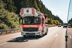 Schwerer Unfall auf der B62 fordert die Freiwillige Feuerwehr Bad Salzungen bei extremer Sommerhitze