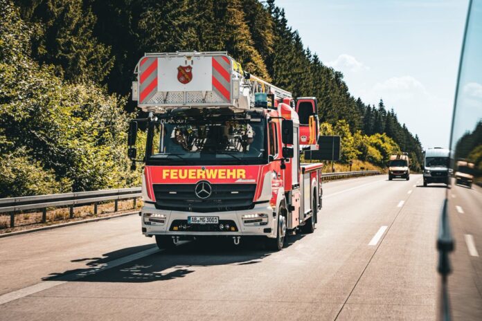 Freiwillige Feuerwehr Goldbach: Neue Drehleiter in Ulm abgeholt