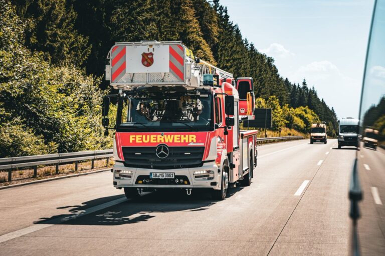Freiwillige Feuerwehr Goldbach: Neue Drehleiter in Ulm abgeholt