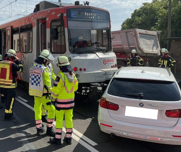 Zusammenstoß mit einer Stadtbahn in Bonn endet glimpflich