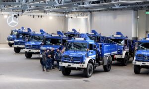 Einsatz in Werne: Kipplaster stürzt auf Baustelle um