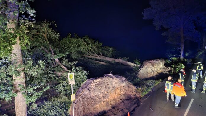 Unwetter im Norden: Sturmtief fordert Gemeindefeuerwehr Schiffdorf