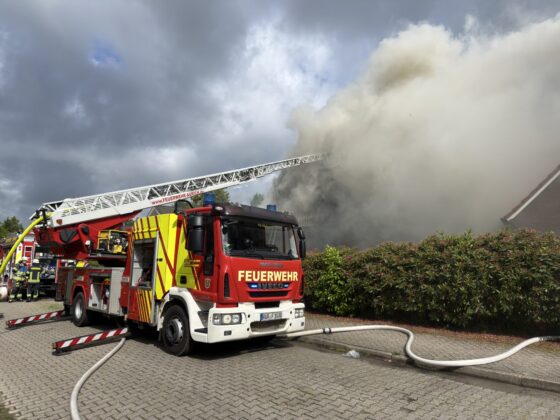 Wohngebäudebrand im Schirumer Weg: Ein Todesopfer bei Hausbrand