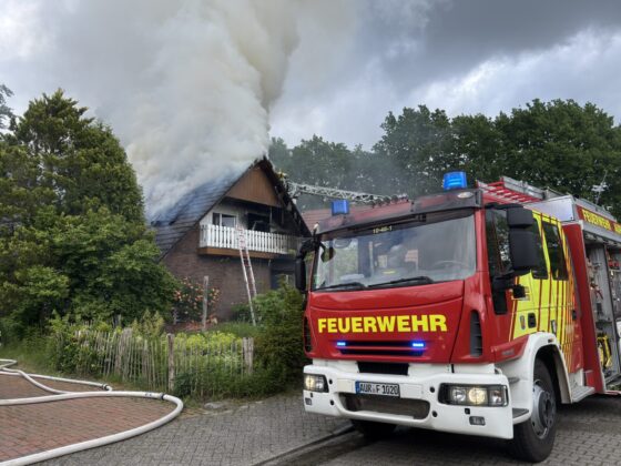 Wohngebäudebrand im Schirumer Weg: Ein Todesopfer bei Hausbrand