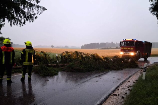 Gewitterfront sorgt für 60 zusätzliche Einsätze bei den Feuerwehren im Landkreis Traunstein