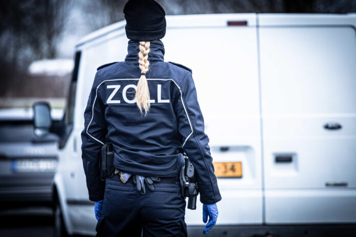 Schwerpunktkontrollen der Polizei und des Zolls: Großaktion im Dreiländereck