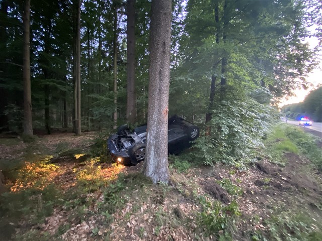 Unfall auf der L160 bei Morbach: Pkw überschlägt sich nach Vorfahrtsfehler
