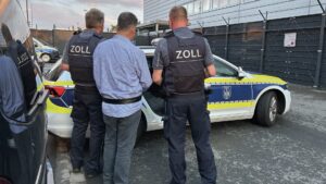 Fahrer liefert sich Verfolgungsfahrt über mehrere Autobahnen